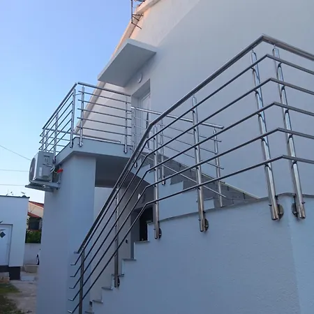 Vila Apartman Kika מדולין