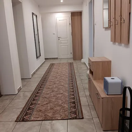 Vila Apartman Kika דירה