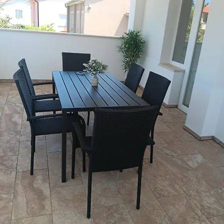 Vila Apartman Kika Apartament *