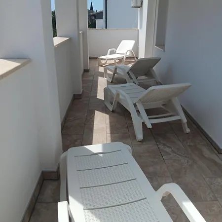 Vila Apartman Kika מדולין